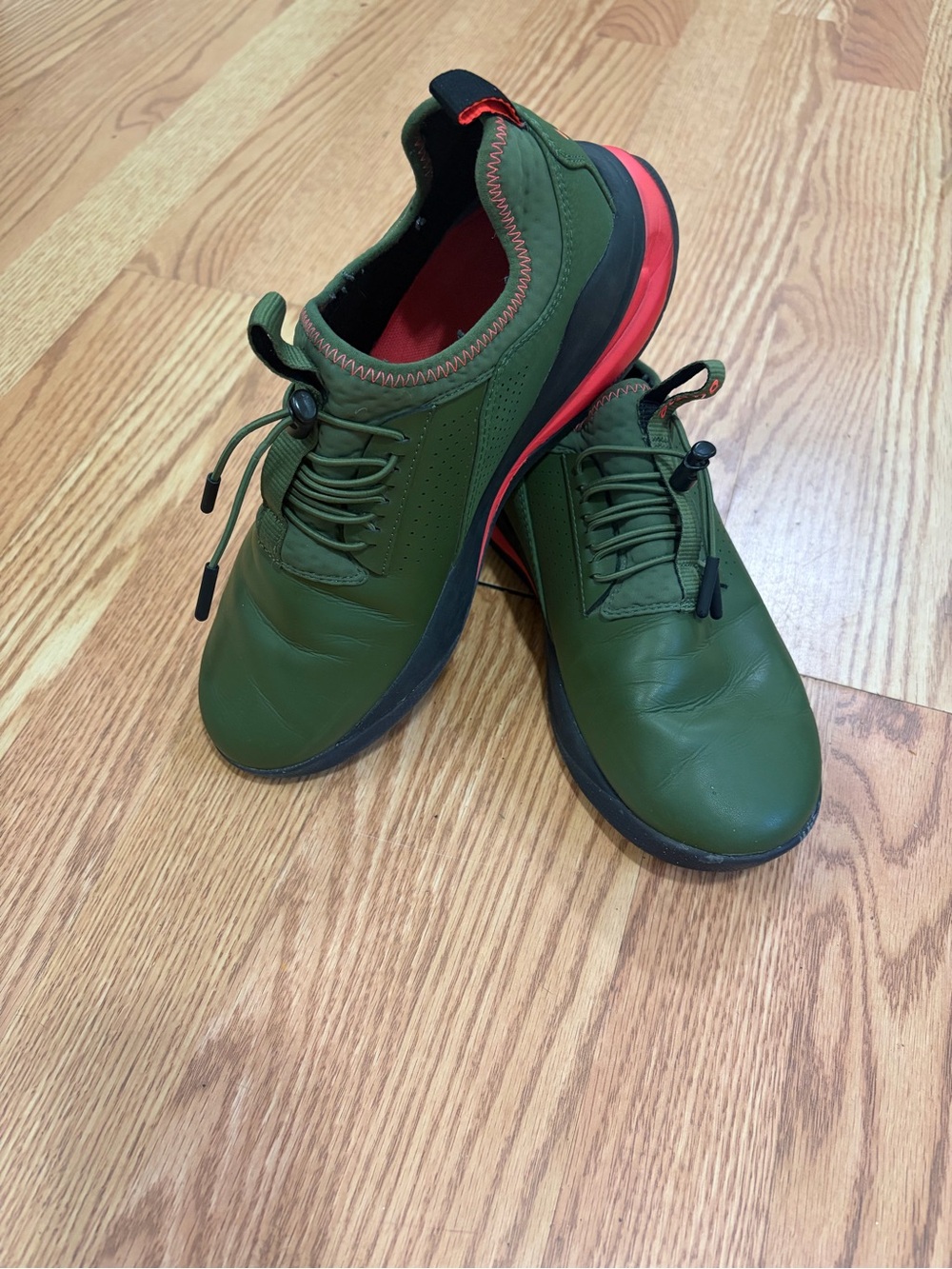 Clove limited edition juniper berry W 8.5 M-7 Olive Green Healthcare Sneakers